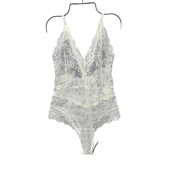 lingerie - Picture 1 of 3